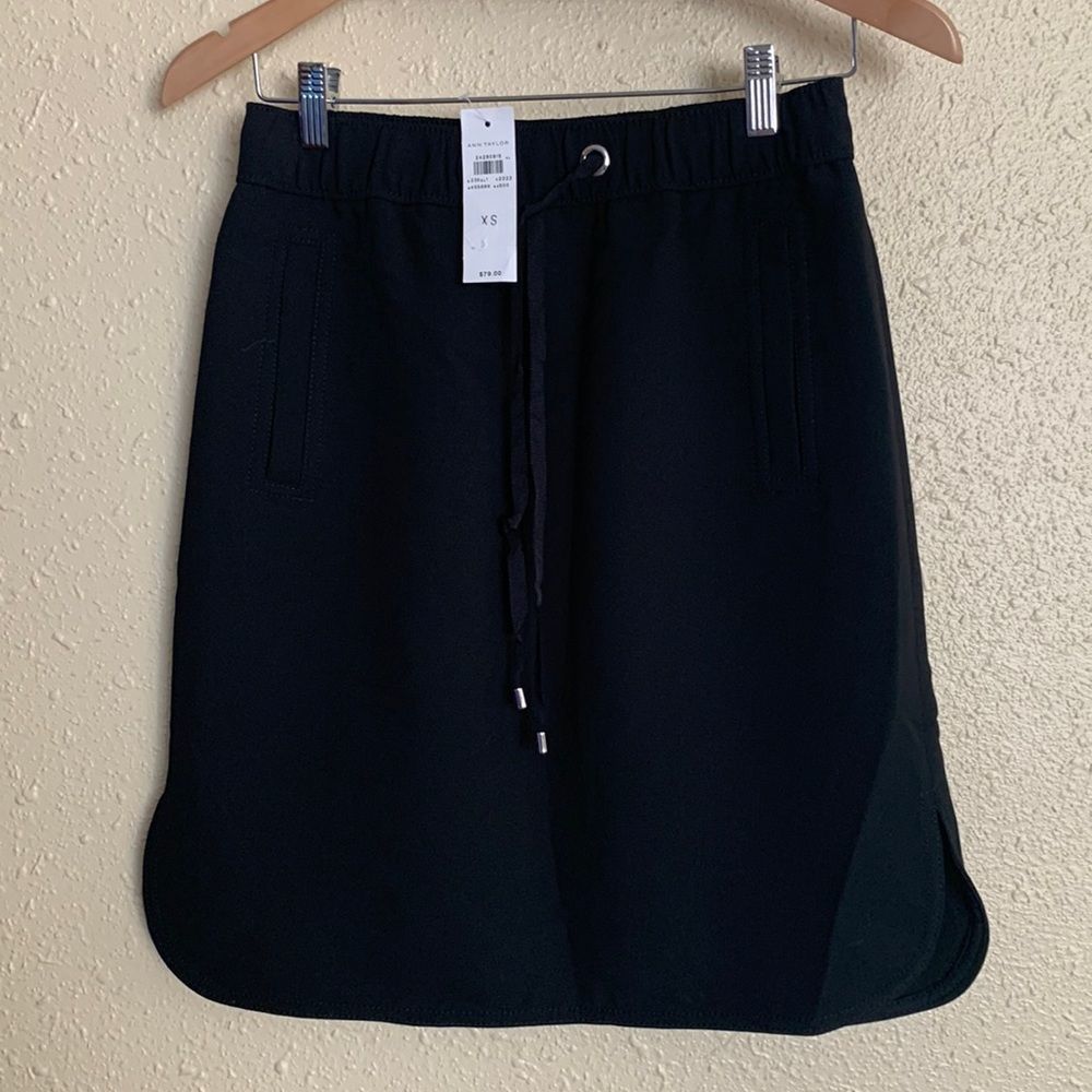 5 for 35$ Ann Taylor adorable pull on skirt